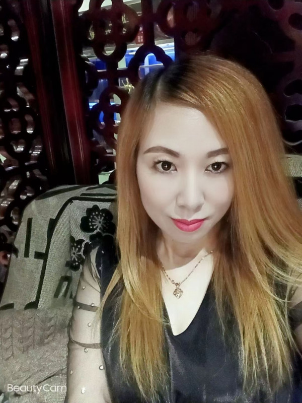 长虹路长腿可中出熟女